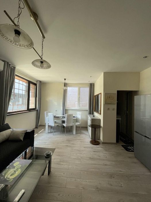 Дава се под наем Етаж от къща в София, Триъгълника - 46 кв.м за 450 € - Снимка #1