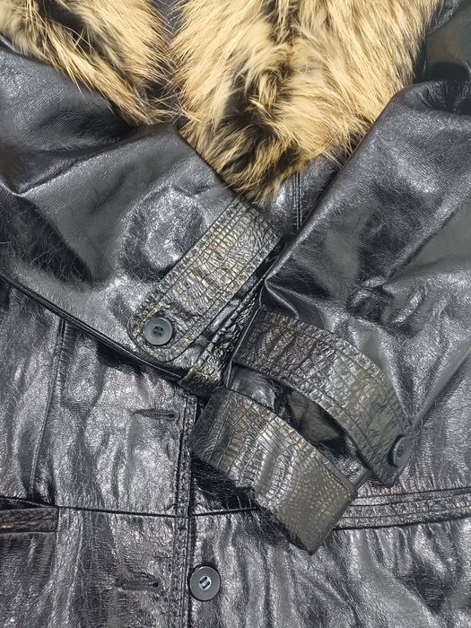 Кожаный плащ жен лаковый черн