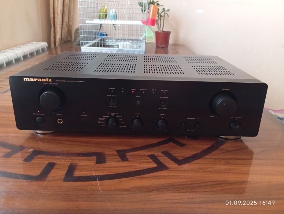 Усилитель  marantz. PM 4400.