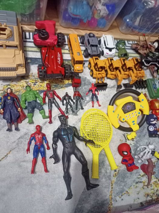 Продам много игрушек