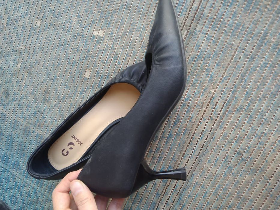 Продам женские туфли