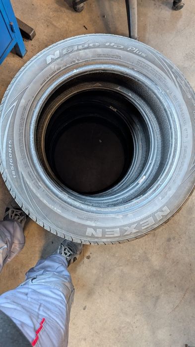 Продавам летни гуми Nexen N blue HD plus 185/60/15, DOT 0322.