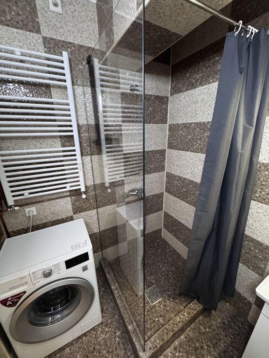 Inchiriez garsoniera Calea Bucuresti zona Piata Centrala