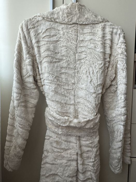 Дамско бежово палто с колан