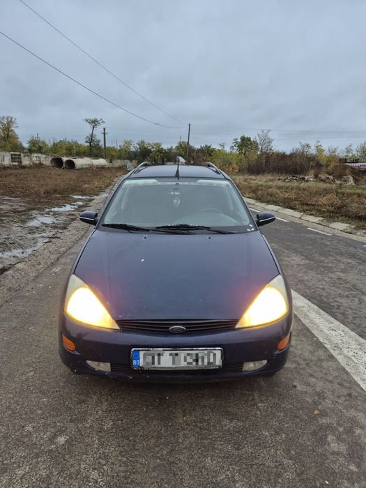 Vând Ford focus 1