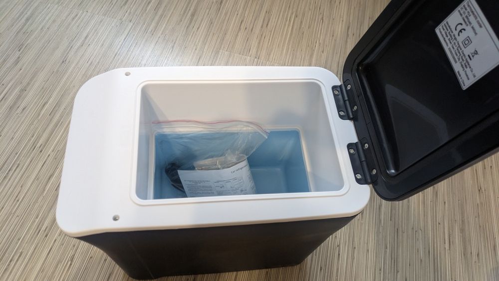 Frigider/răcitor auto 7,5 litri 12v