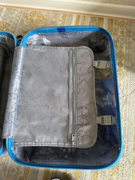 Продам детский чемодан