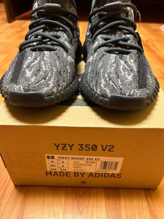Yeezy Boost 350 V2 Dark salt