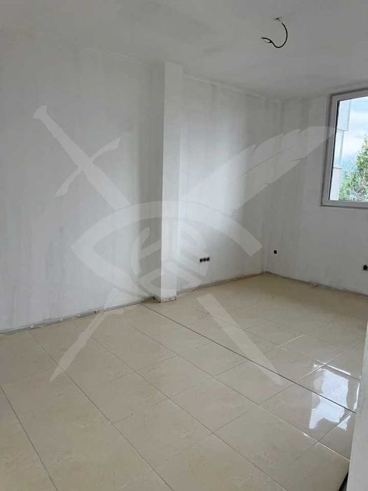 Продава се Тристаен апартамент в Варна, Христо Ботев - 93 кв.м за 878 €/кв.м - Снимка #3