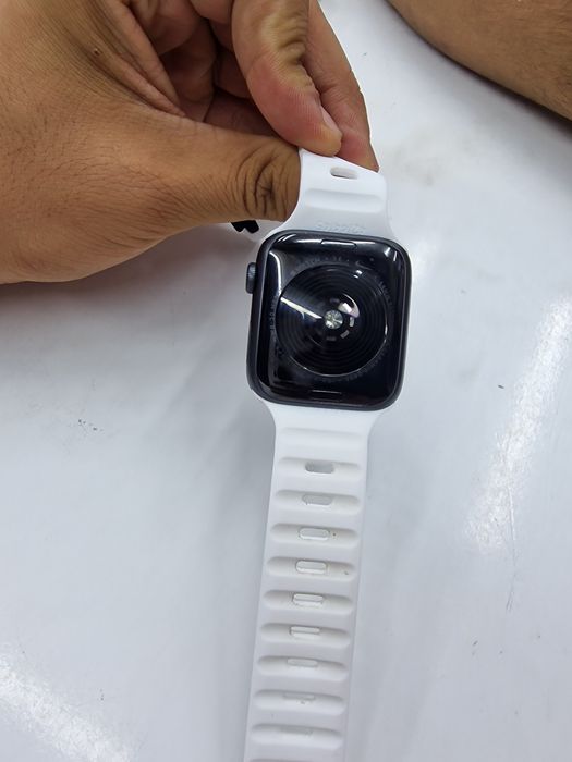 Продам часы Apple watch nike se
