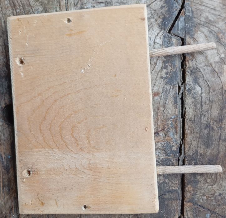 Дървена къща за птици