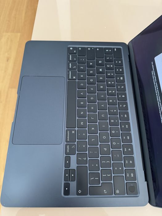 MacBook Air 13” M3 (2024) - Midnight Black