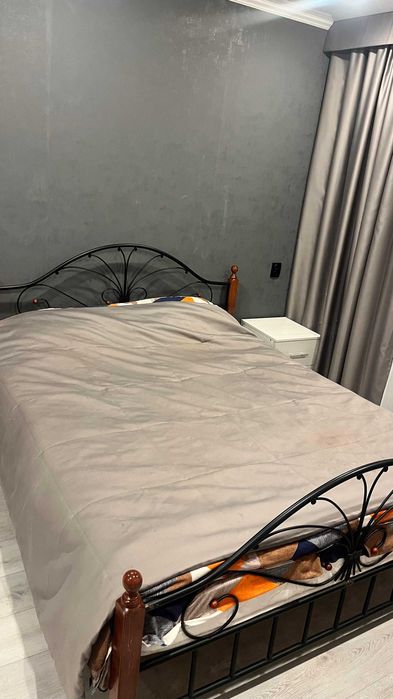 Продам двуспальнуя кровать