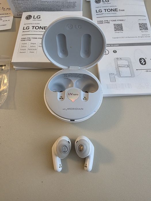 True wireless earbuds LG Tone free FP8W