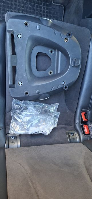 Suport top case Givi pentru piaggio mp3