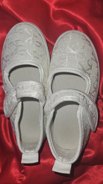 Детски пантофи за детска градина и парти-клубчета