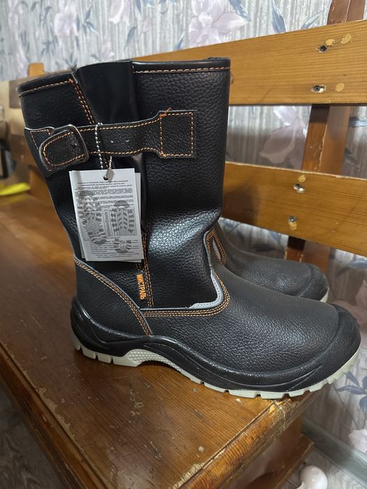 Продам сапоги специальные