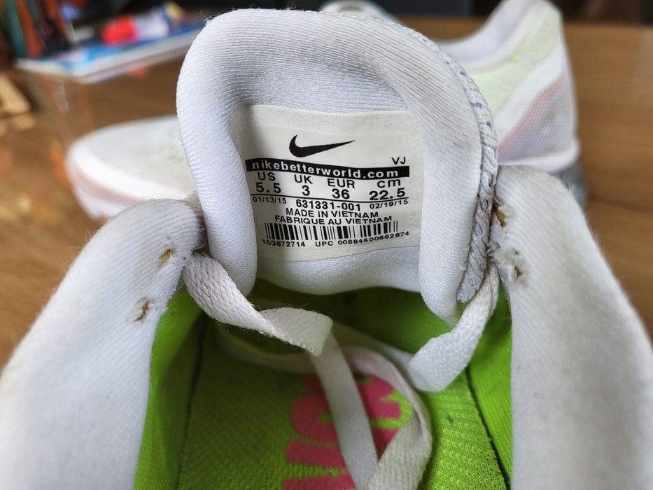 Маратонки Nike и Adidas