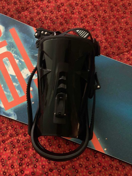 Сноуборд BIWEC  с креплением