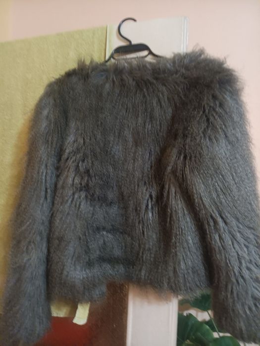 Дамско късо пухено палто