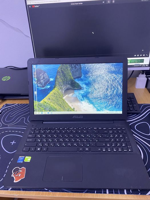 Ноутбук Asus x554L