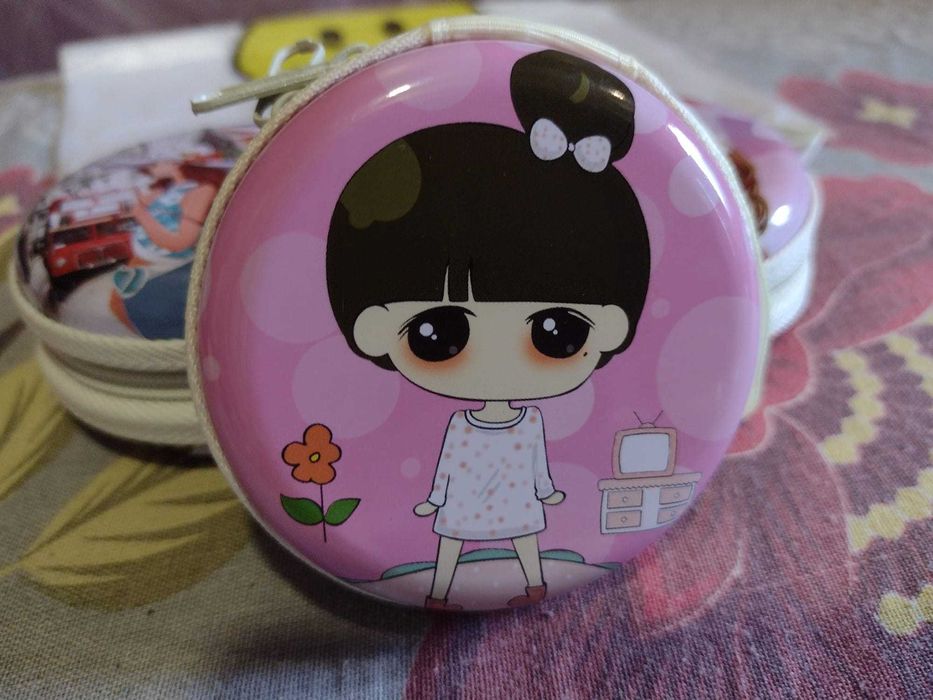 Кръгъл метален несесер - малък