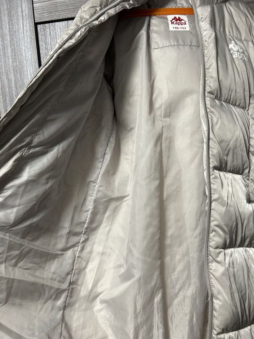 Продам куртку для девочки