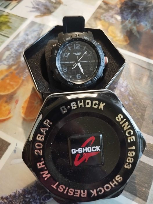 Продавам часовник casio