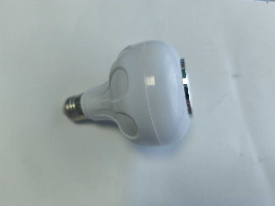 Bec led smart cu difuzor, bluetooth si telecomanda