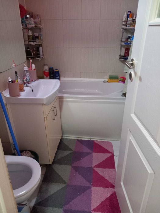 vand sau  schimb garsoniera cu apartament +diferenta