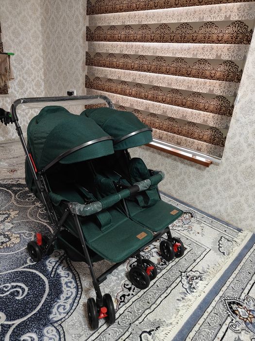 Ekizaklar uchun kolyaska (yangi ishlatilmagan)