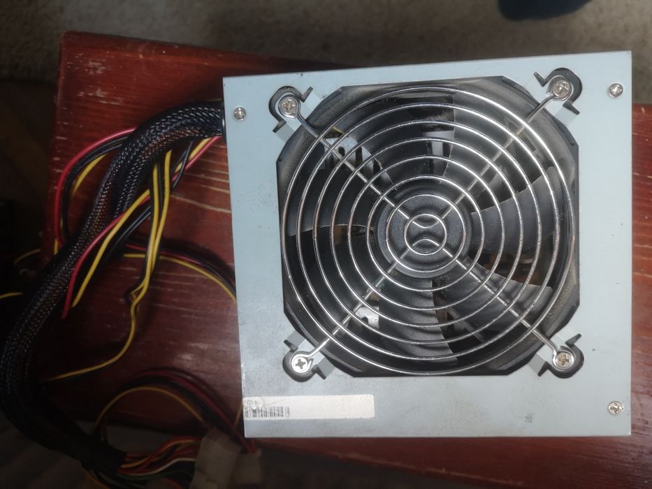 Sursă PC  desktop 550W doar azi 40 lei