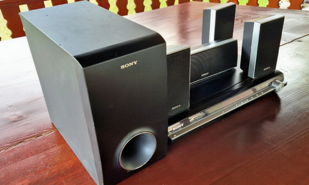 Система за домашно кино Sony DAV-DZ230 (5.1) – Пълен комплект