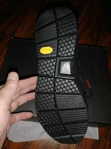 Ghete Levi's din piele naturala