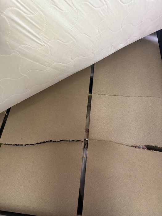 Продам двухспальную кровать