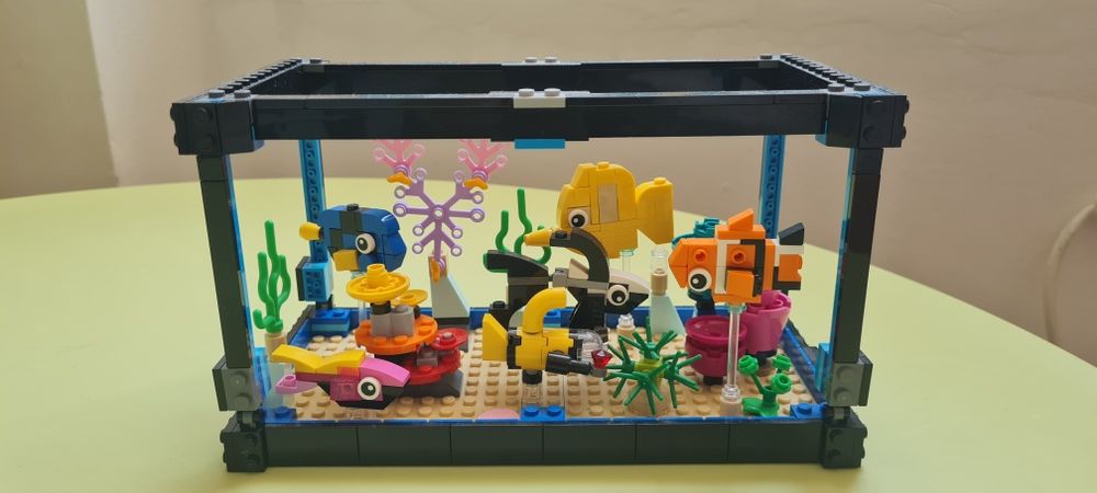 Lego creator aqarium