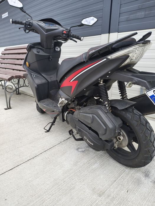 Scuter 125  GT Union Streak