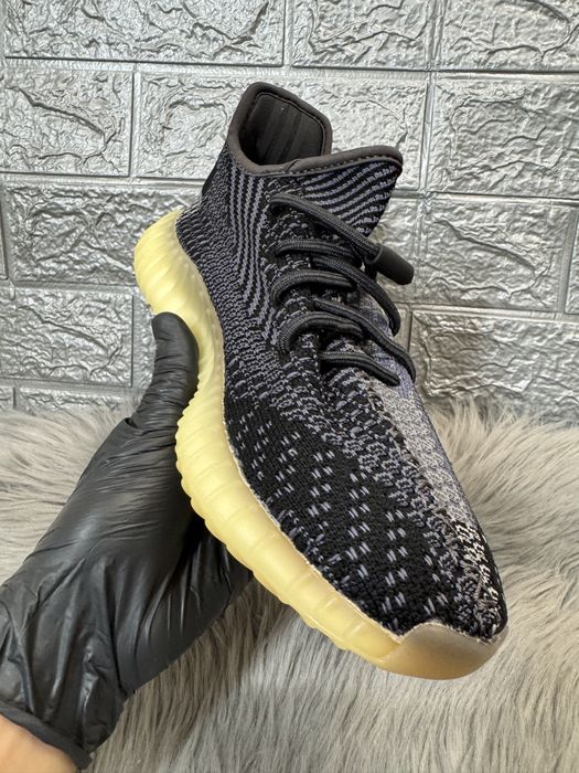 Yeezy 350 v2 Carbon Pk Premium