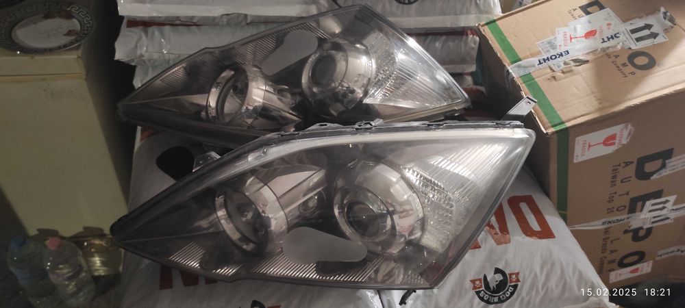 Продавам фарове за хонда црв 3