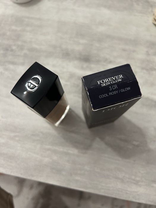 Фон-дьо-тен Dior forever skin glow