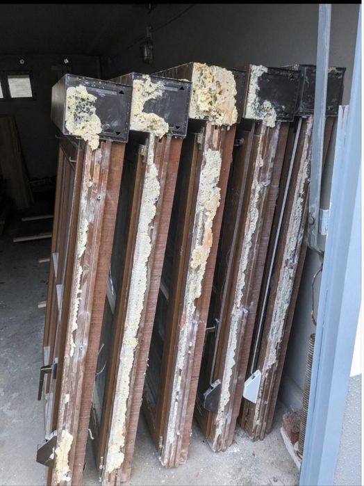 FEREASTRA LEMN JALUZEA sprosuri geam termopan H 150 x L 100 Germania