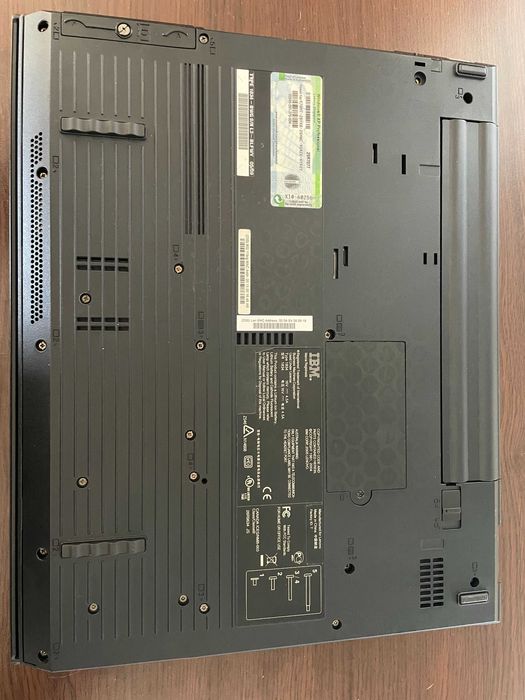 IBM ThinkPad R50e- уникален ретро лаптоп като нов