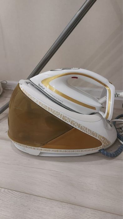Продам парогенератор Tefal