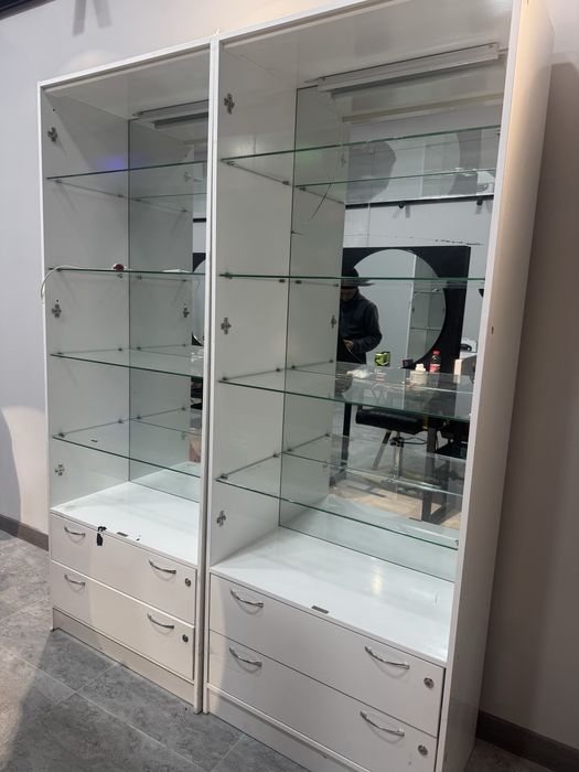 Продам витрины  2 шт по 20000 тг б/у