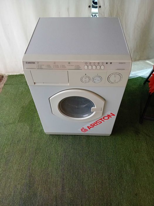Продавам пералня със сушилня Ariston Margherita AI 858 CTX
