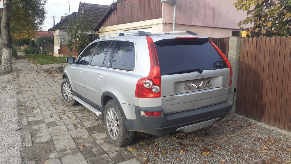 Dezmembrez Piese Volvo XC90 Automat din 2005