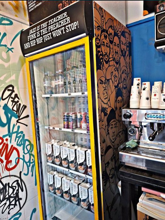 Vând vitrină frigorifică bere si răcoritoare