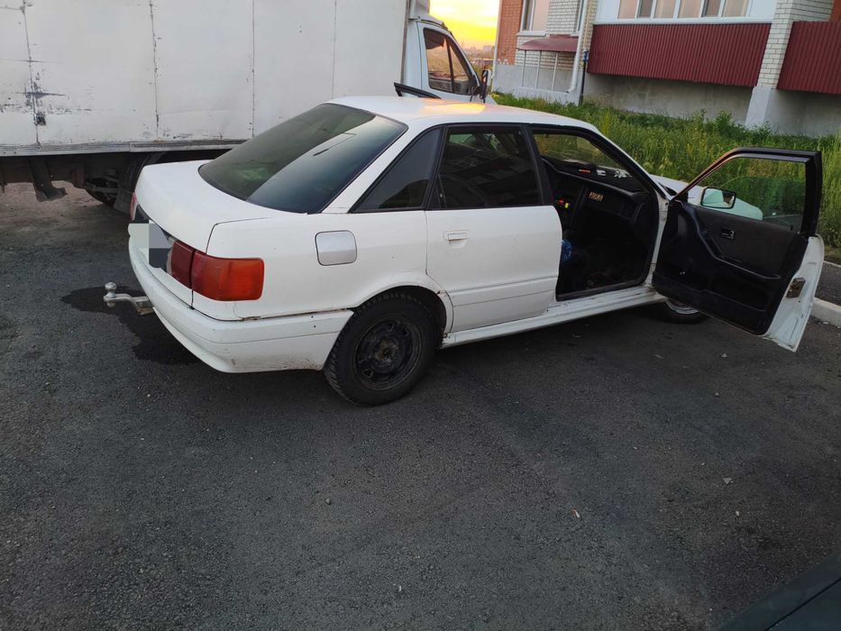 Продам машину Ауди 80 б3