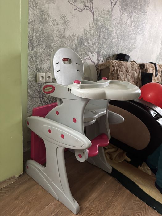 Продам детский стол