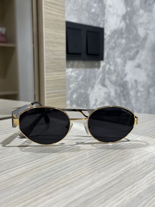 Солнцезащитные очки miu miu